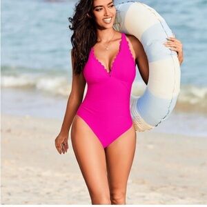 New Kate Spade Lime Scalloped One-Piece Swimsuit M